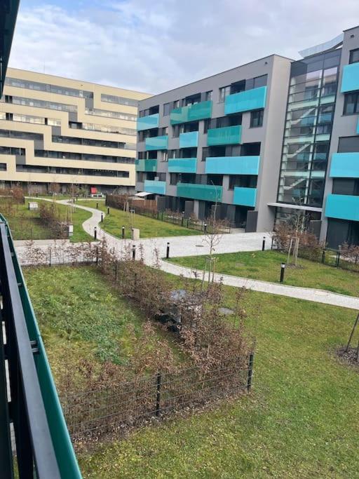 Apartman Holesovice,Balkon,Garaz Praga Exterior foto