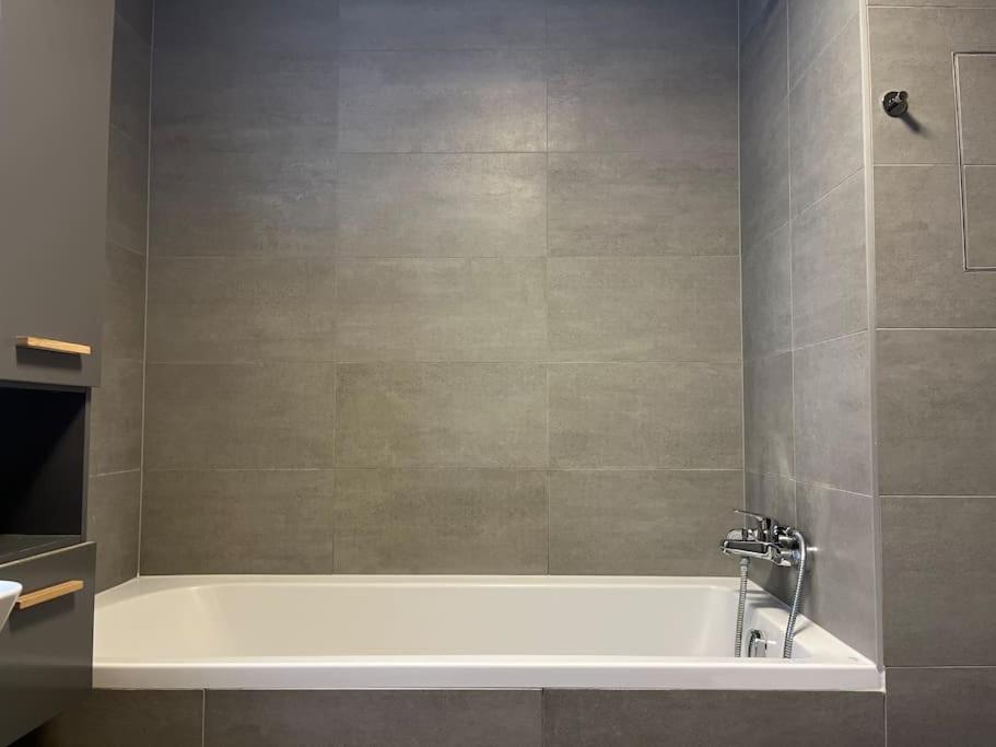 Apartman Holesovice,Balkon,Garaz Praga Exterior foto